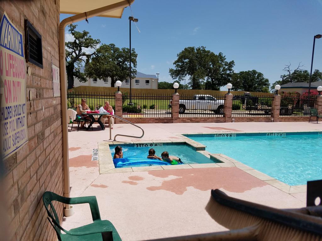 Quality One Motel Weatherford Εξωτερικό φωτογραφία